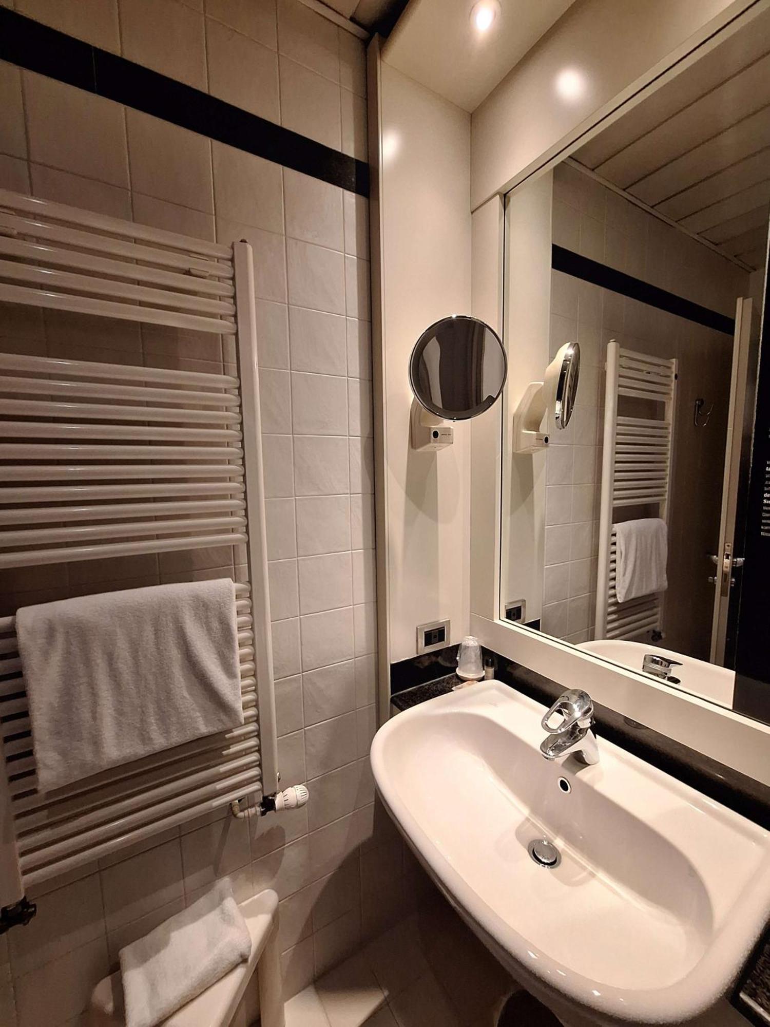 Hotel Sure By Western Milano Pádua