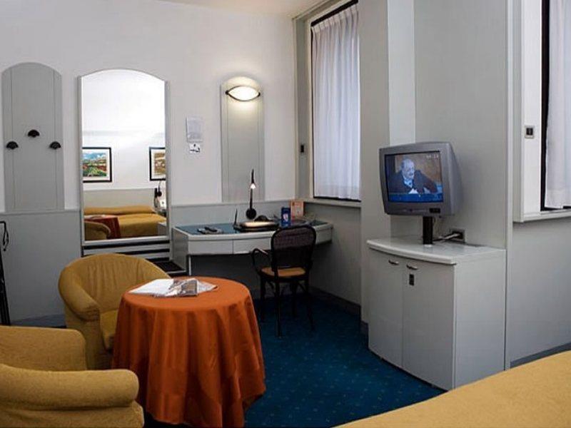 Hotel Sure By Western Milano Pádua